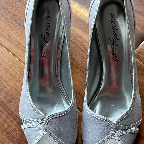 Silver peep toe heels with BLING SIZE 8.5 - Picture 4 of 9